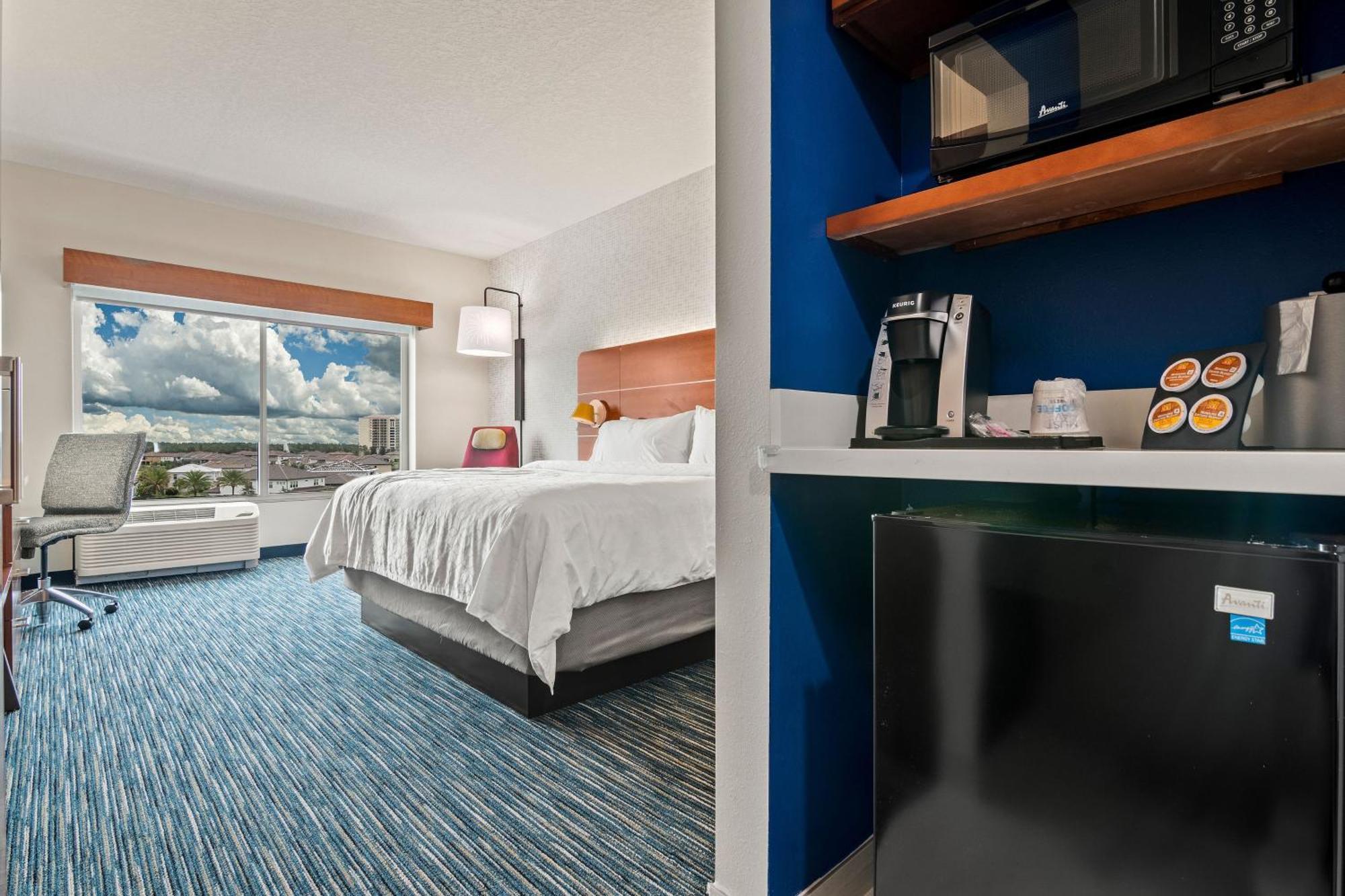 Holiday Inn Express & Suites Orlando- Lake Buena Vista By Ihg Exterior photo