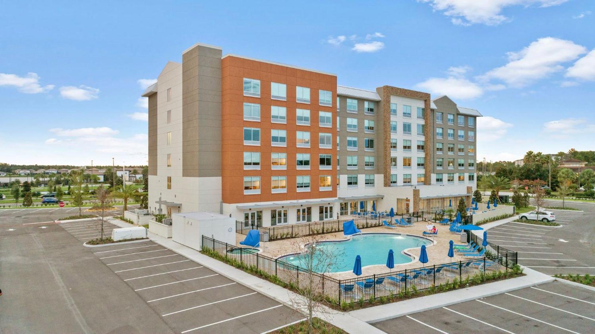 Holiday Inn Express & Suites Orlando- Lake Buena Vista By Ihg Exterior photo