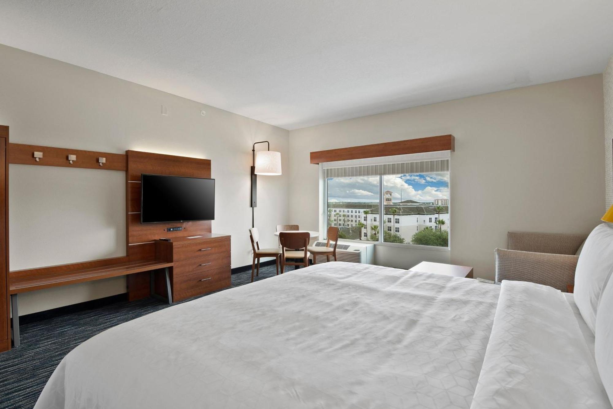 Holiday Inn Express & Suites Orlando- Lake Buena Vista By Ihg Exterior photo